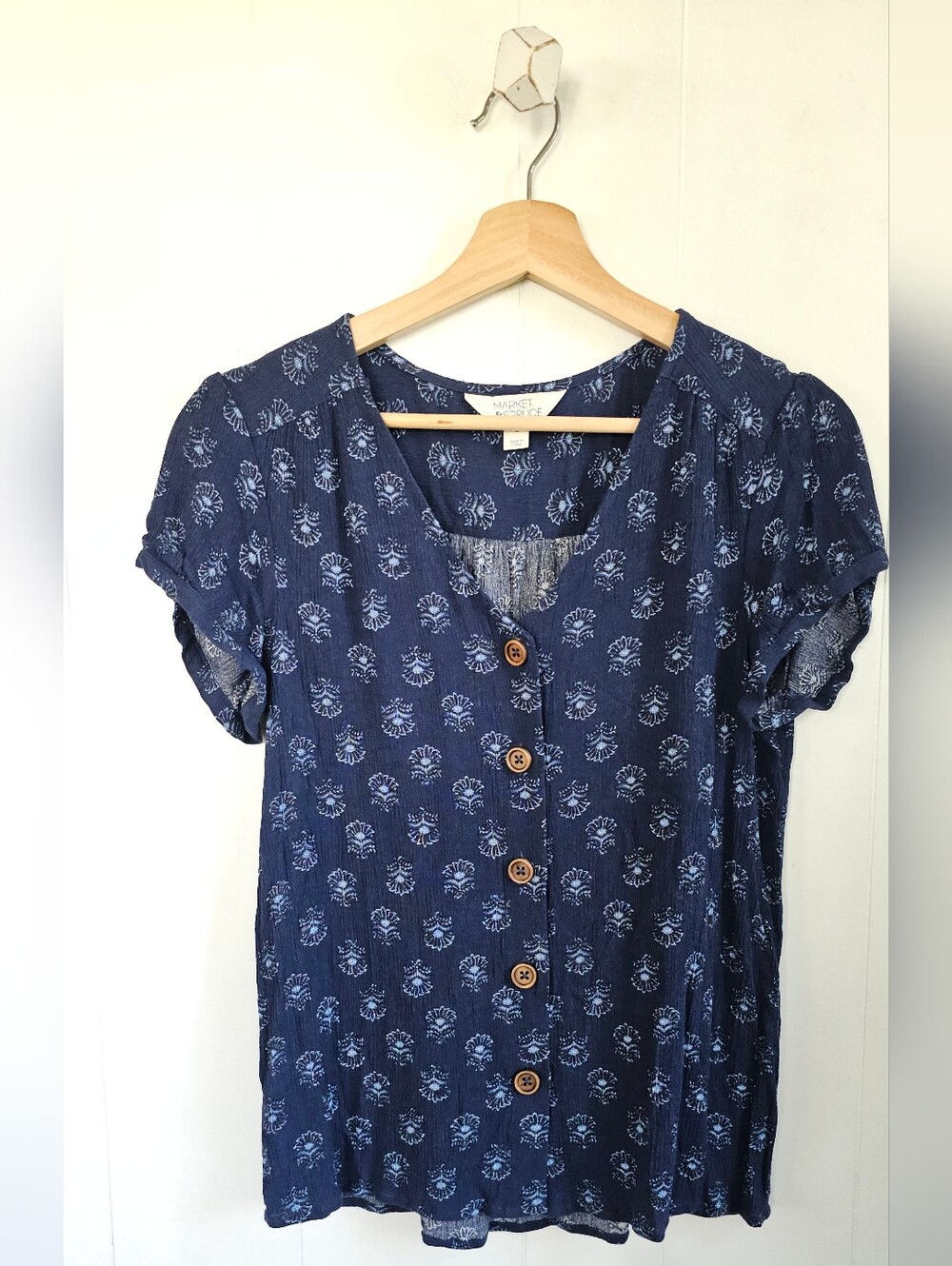 Market & Spruce Floral Button-Front Short Sleeve Top